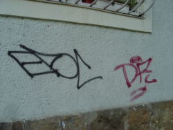 Jó lenne ha csúf firkák is eltűnnének! Küldte: Takács Gabi